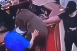 Bộ Y tế vào cuộc vụ người đàn ông hành hung bác sĩ ở Nghệ An