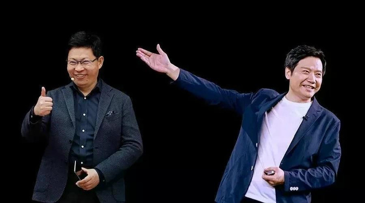 Yu Chengdong và Lei Jun. Ảnh: QQ News. Yu Chengdong và Lei Jun. Ảnh: QQ News.