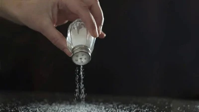 Thèm muối bất thường có thể cảnh báo bệnh nguy hiểm