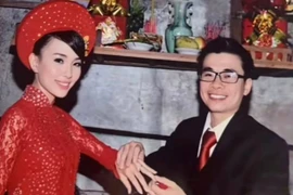 Hình ảnh hiện tại của cô dâu viral với ảnh cưới 14 năm trước