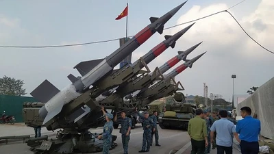 Loạt vũ khí cực "khủng" của Việt Nam bất ngờ tề tựu giữa TP. Thái Nguyên