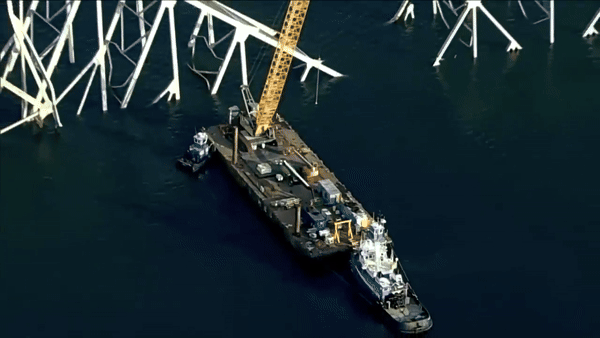 Phương tiện chủ lực trong quá trình này sẽ là siêu cần cẩu Chesapeake 1000, sở hữu sức nâng 1.000 tấn, được mô tả là một trong những cần cẩu nối lớn nhất tại Bờ Đông nước Mỹ.