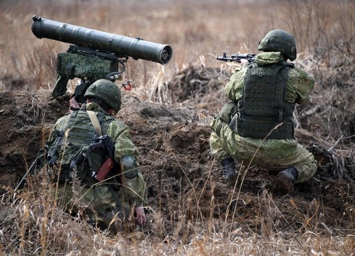 Đối mặt với làn sóng xe tăng của NATO tại Ukraine, quân đội Nga (RFAF) đã xây dựng hệ thống chống tăng "bộ ba" bao gồm chiến tranh tình báo; tấn công hỏa lực, xây dựng “hành lang tử thần” với xe tăng Ukraine và nghiên cứu công nghệ, tìm điểm yếu của phương tiện đối phương.