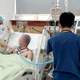 Người đàn ông hôn mê sâu vì mua phải cồn y tế giả súc miệng