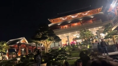 Biệt phủ rộng thênh thang của "trưởng thôn trẻ giàu nhất Việt Nam"