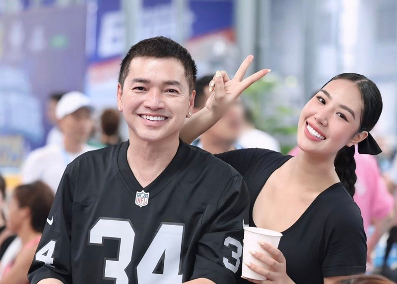 “Giải đấu đầu tiên sau hai tháng nhập môn, xíu nữa là được chạm cúp rồi. Cảm ơn bạn đồng hành đáng yêu của em đã luôn đồng hành và động viên em khi gặp các cặp đôi siêu cao thủ để giành lấy chiến thắng”, Tăng Khánh Chi chia sẻ. Ảnh: FB Tăng Khánh Chi.