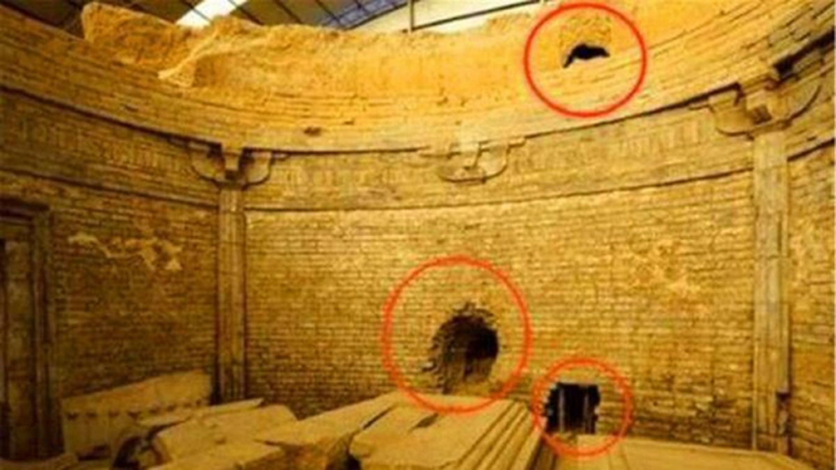 Mỗi khi có người đào, cát sẽ trôi vào lỗ hổng, bịt kín đường lên và làm nguy hiểm đến tính mạng. Viên đá sắc nhọn ẩn mình dưới cát còn tăng thêm sự nguy hiểm.