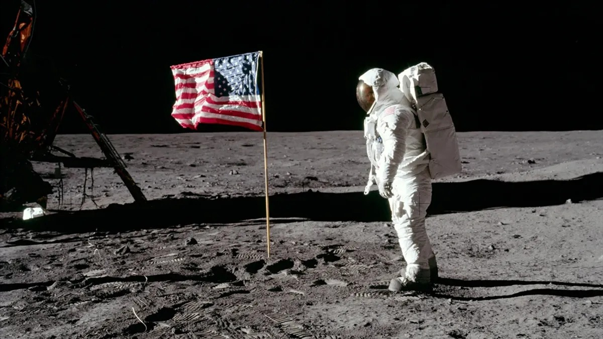 Các chuyên gia NASA khẳng định chưa phi hành gia nào từng rời khỏi bầu khí quyển Trái Đất, kể cả khi đã đặt chân lên Mặt Trăng. (Ảnh: Người đưa tin)