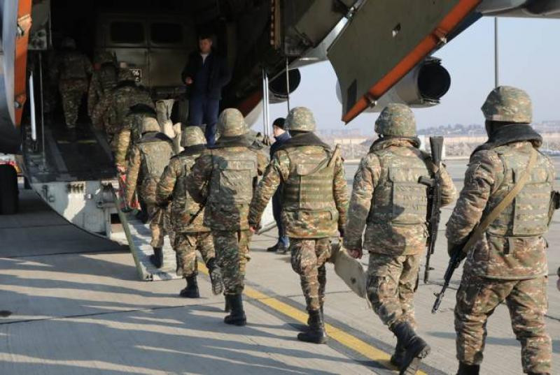 Ưu thế vượt trội của Tajikistan so với Kyrgyzstan, đó là nước này sở hữu máy bay vận tải, số lượng ít nhất 1 chiếc.