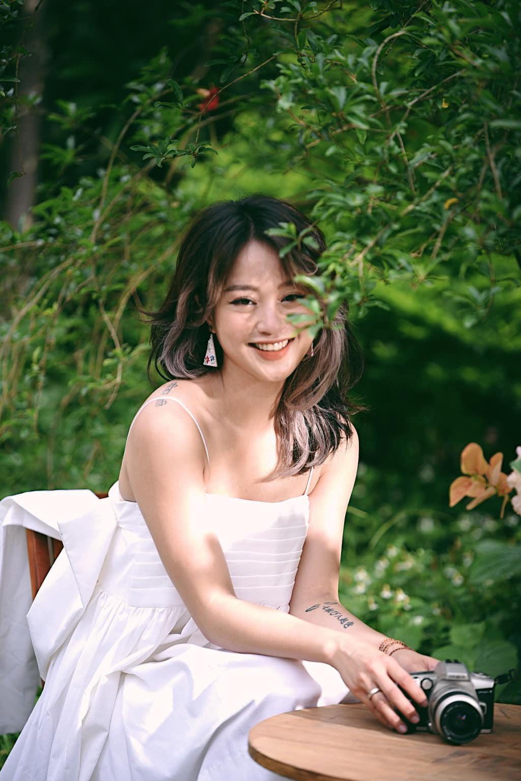 Nhiều netizen cho rằng, nếu không nhìn tên chủ nhân bài đăng, chẳng ai nghĩ rằng người trong ảnh đã là mẹ của hai nhóc tì.
