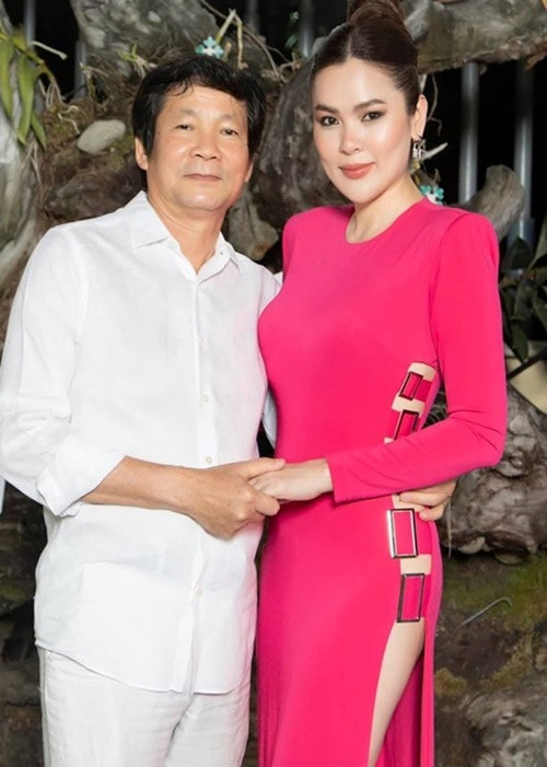 “Lời cuối cùng tôi muốn nói là tôi lấy anh An, lúc đó anh đã ly hôn 9 năm rồi. Thôi dừng lại giùm, tôi cảm ơn nhiều lắm. Đừng có nhắc và động tới 5 đứa con của anh An, đặc biệt là hai anh chị lớn”, Phương Lê bày tỏ. Ảnh: FB Phương Lê.