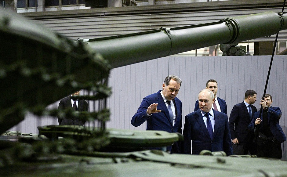 Tổng thống Nga Vladimir Putin đã đến thăm nhà máy của UVZ tại Nizhny Tagil vào tháng 2 năm nay và nhấn mạnh tầm quan trọng của nó. Một thông cáo báo chí chính thức của Nga cho biết, UVZ đang tăng cường năng lực sản xuất, để đáp ứng nhu cầu vũ khí của Quân đội Nga tại chiến trường Ukraine.