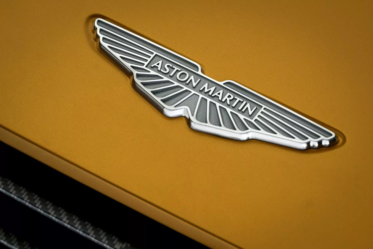 Chỉ một xe Aston Martin Valiant độc nhất được giao đến Canada, xe đã được bàn giao đến chủ nhân thông qua Grand Touring Automobiles (đại lý chuyên về các dòng siêu xe, xe sang như Koenigsegg, Lamborghini, Lotus, Pininfarina, Rimac và Zagato)