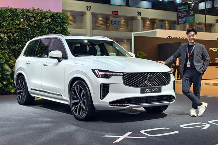 Sau Thái Lan, mẫu SUV hạng sang 7 chỗ này sẽ chính thức được giới thiệu tại thị trường Malaysia vào ngày 10/4, cùng với người anh em chạy hoàn toàn bằng điện Volvo EX90. Tuy nhiên, tại Malaysia, mẫu xe này dự kiến sẽ có giá thấp hơn, chỉ khoảng 2,59 tỷ đồng.
