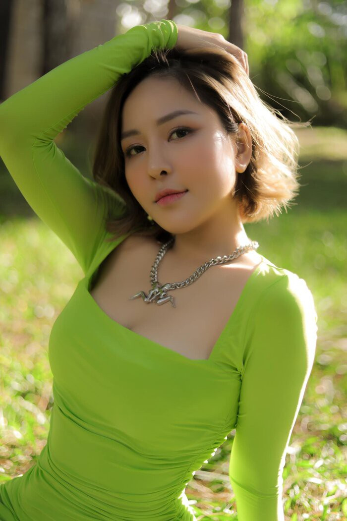 Trở lại sau scandal ầm ĩ một thời, hot girl Trâm Anh vẫn chiếm được sự chú ý của cộng đồng mạng.