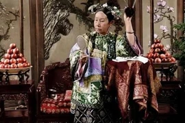 Bí ẩn chữ khắc trên giường của Từ Hi không ai dám dịch đúng