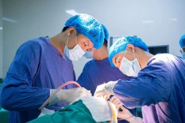 Nghẹn, khó thở đi khám không ngờ bướu giáp thòng trung thất